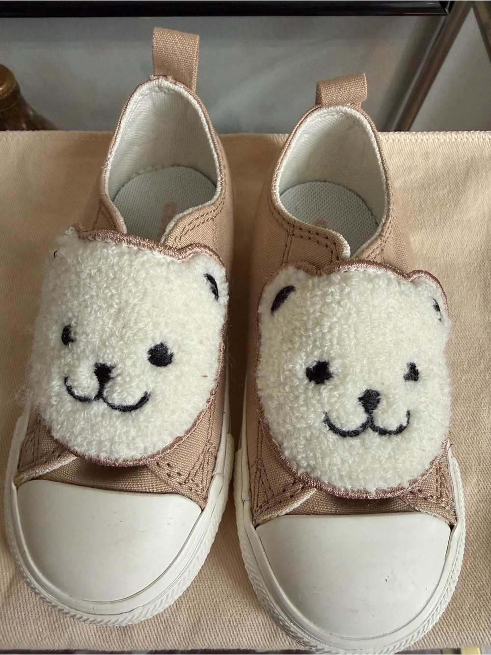 Converse Kids Beige Bear Slip-On Sneakers with White Sherpa Faces